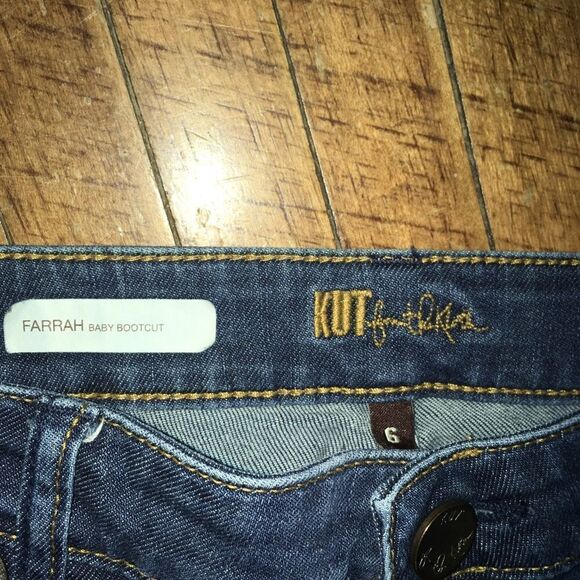 Kut from the Kloth Farrah baby boot dark wash size 6 jeans - Picture 3 of 5